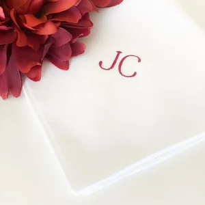 PAÑUELO CON INICIALES BORDADAS