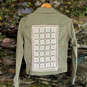 Chaqueta Vaquera verde guipur
